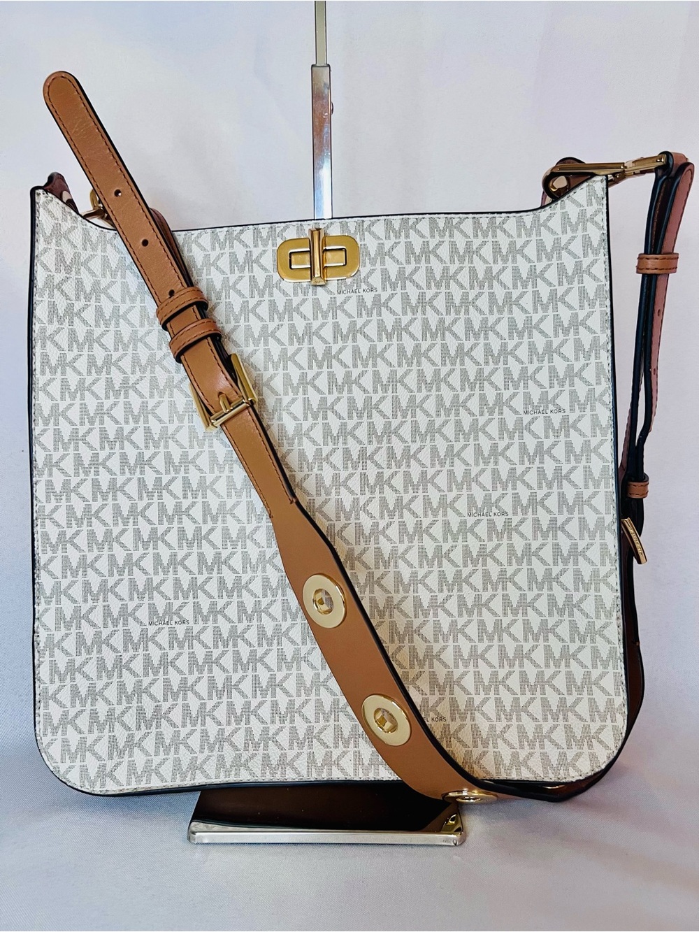 ✨ Michael Kors Crossbody Bag – Excellent Used Condition ✨